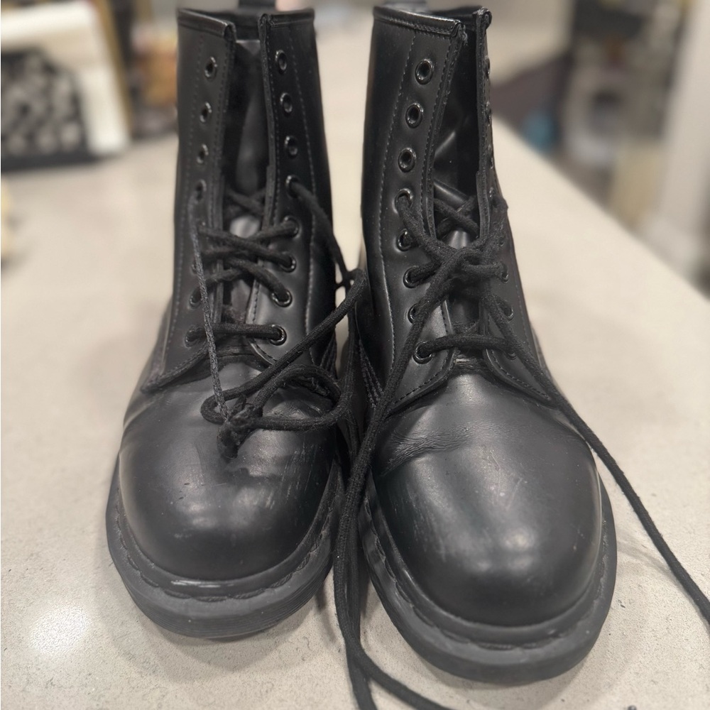 DR. MARTENS combat boots